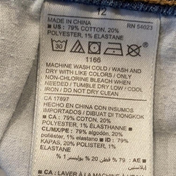 Old Navy cuffed Jean Shorts Size 12 - Picture 3 of 3